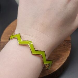 Neon green‎ zig zag wavy bracelet B2739